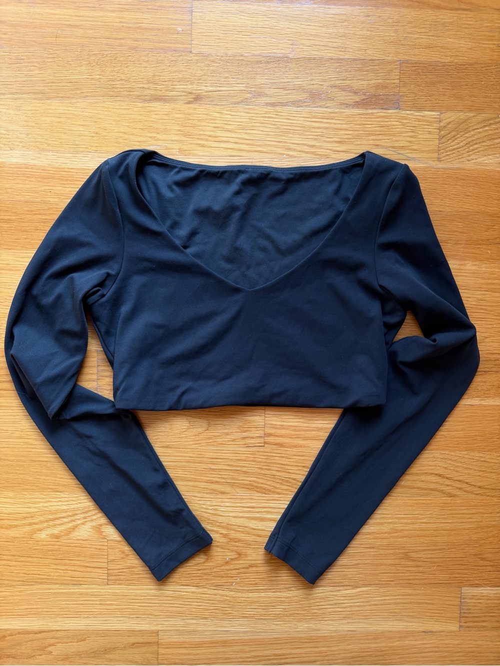 CRZ YOGA Black Long Sleeve Cropped Top V-Neck Athletic Workout - Size XS/Small